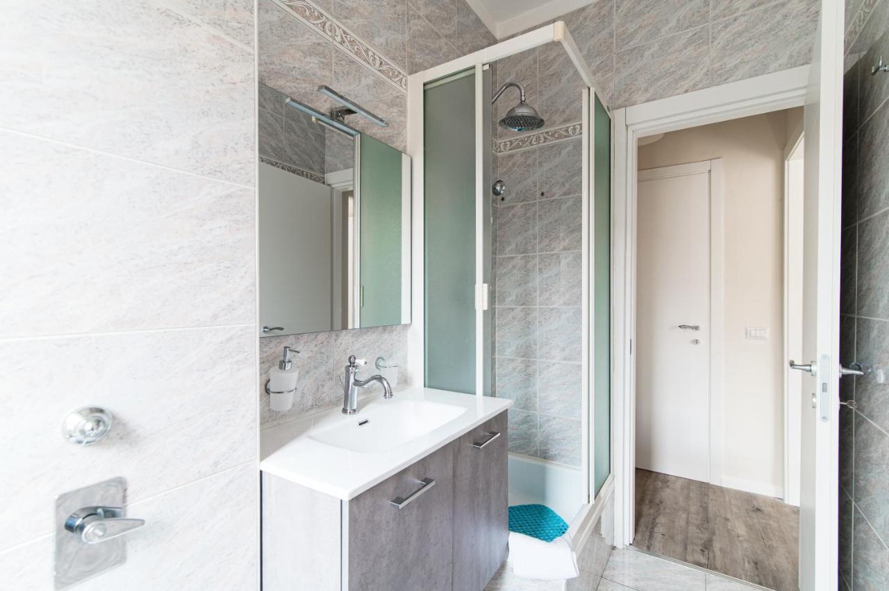 Lovely Suite With Private Parking In 코모 외부 사진