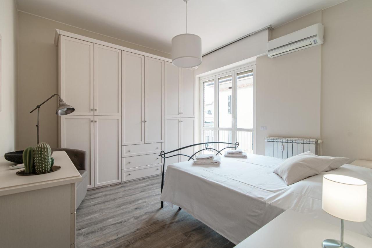 Lovely Suite With Private Parking In 코모 외부 사진