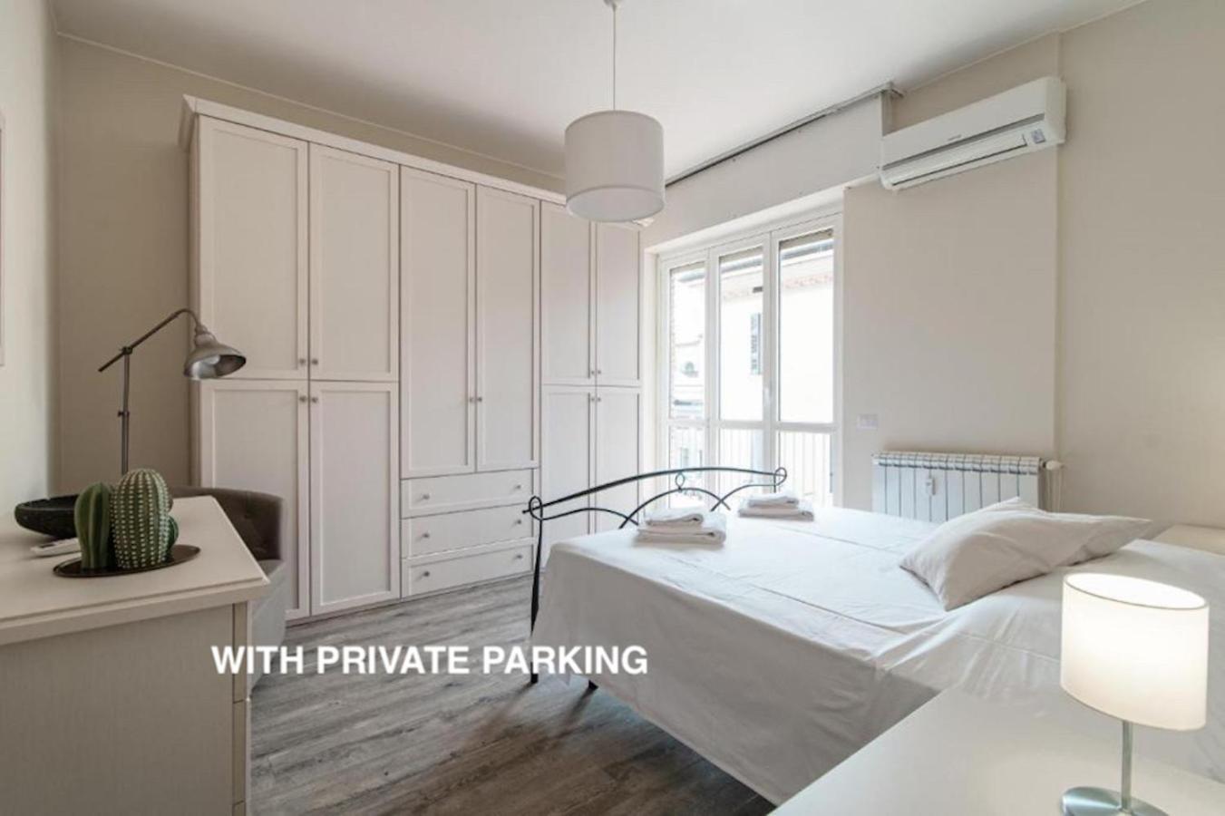 Lovely Suite With Private Parking In 코모 외부 사진